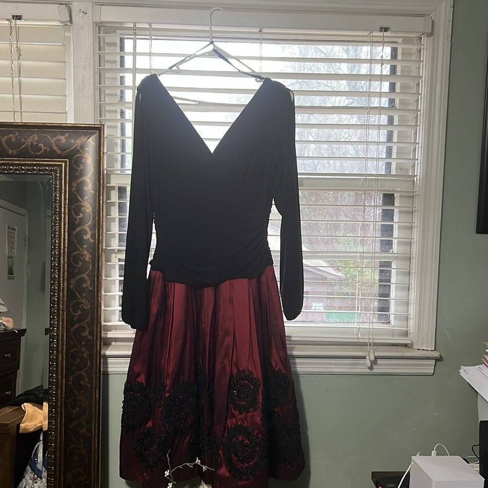 Elegant Black and Red Women's Dress